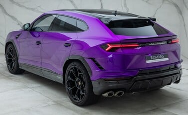 Lamborghini Urus PERFORMANTE 12