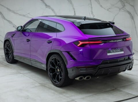 Lamborghini Urus PERFORMANTE 12