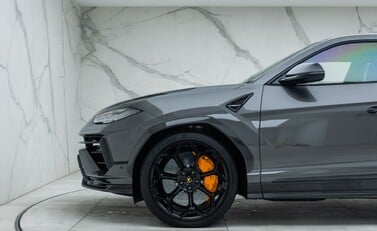 Lamborghini Urus PERFORMANTE 52