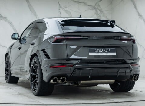 Lamborghini Urus PERFORMANTE 10