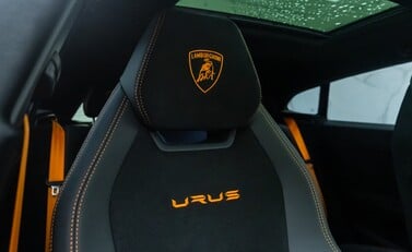 Lamborghini Urus PERFORMANTE 15