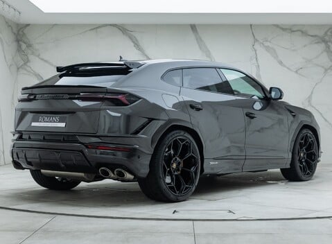 Lamborghini Urus PERFORMANTE 6