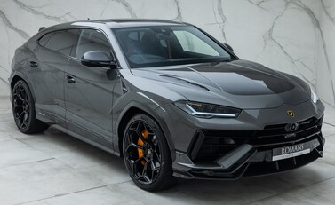 Lamborghini Urus PERFORMANTE 11