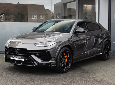 Lamborghini Urus PERFORMANTE 2