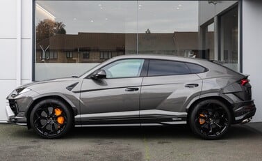 Lamborghini Urus PERFORMANTE 3