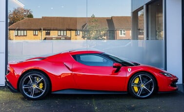 Ferrari 296 GTB 3