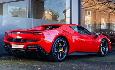 Ferrari 296 GTB 4