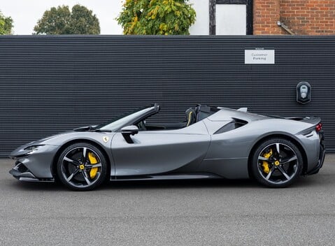 Ferrari SF90 Spider 3