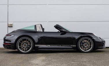 Porsche 911 Targa 50 YEARS PORSCHE DESIGN EDITION (992) 3