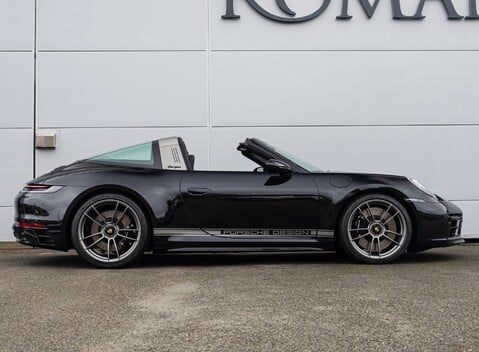 Porsche 911 Targa 50 YEARS PORSCHE DESIGN EDITION (992) 3