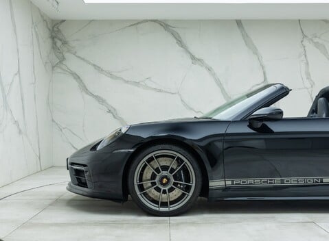 Porsche 911 Targa 50 YEARS PORSCHE DESIGN EDITION (992) 42