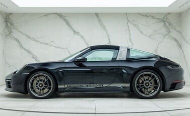 Porsche 911 Targa 50 YEARS PORSCHE DESIGN EDITION (992) 7