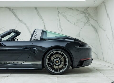 Porsche 911 Targa 50 YEARS PORSCHE DESIGN EDITION (992) 43