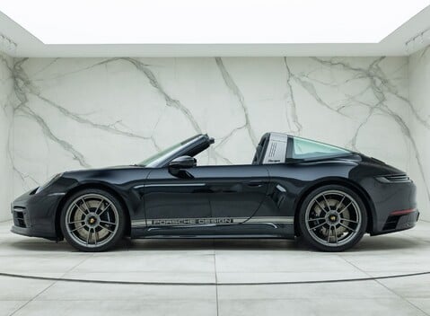 Porsche 911 Targa 50 YEARS PORSCHE DESIGN EDITION (992) 6