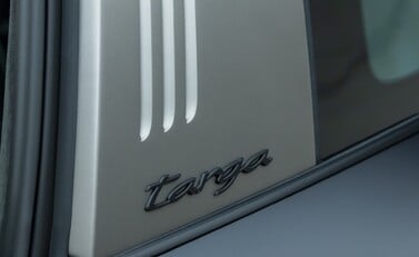 Porsche 911 Targa 50 YEARS PORSCHE DESIGN EDITION (992) 39