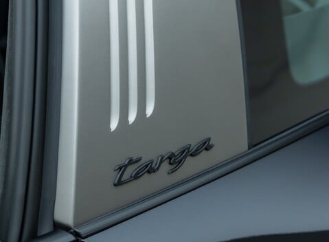 Porsche 911 Targa 50 YEARS PORSCHE DESIGN EDITION (992) 39