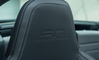 Porsche 911 Targa 50 YEARS PORSCHE DESIGN EDITION (992) 19