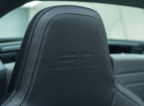 Porsche 911 Targa 50 YEARS PORSCHE DESIGN EDITION (992) 19