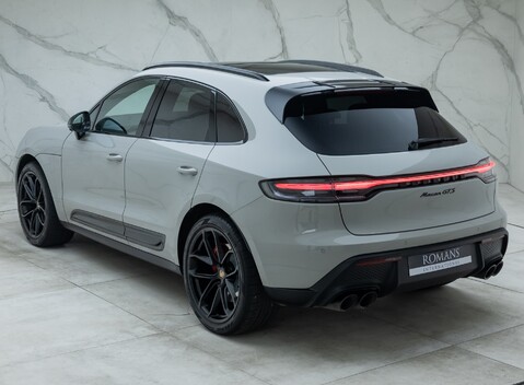 Porsche Macan GTS 12