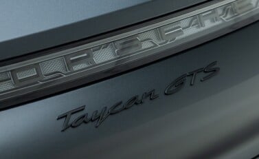 Porsche Taycan GTS SPORT TURISMO 38