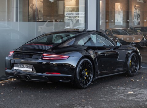 Porsche 911 Carrera GTS (991.2) 4