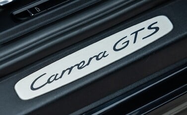 Porsche 911 Carrera GTS (991) 25