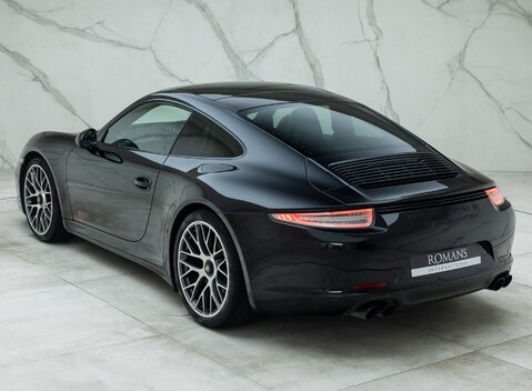 Porsche 911 Carrera GTS (991) 11