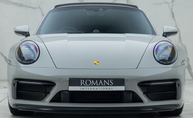 Porsche 911 Carrera GTS (992) 7