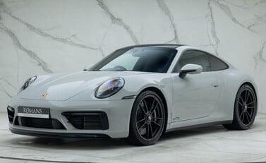 Porsche 911 Carrera GTS (992) 1