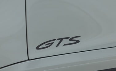 Porsche 911 Carrera GTS (992) 29