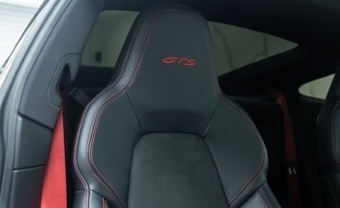 Porsche 911 Carrera GTS (992) 15