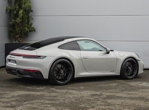 Porsche 911 Carrera GTS (992) 3