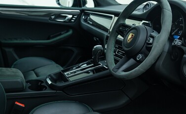 Porsche Macan GTS 13