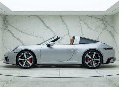 Porsche 911 Targa 4S (992) 6