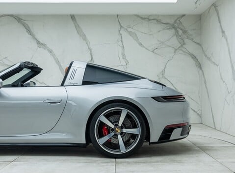 Porsche 911 Targa 4S (992) 45