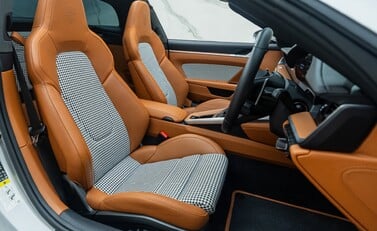 Porsche 911 Targa 4S (992) 17