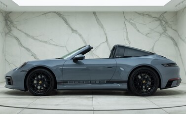 Porsche 911 Targa 4 (992) 6