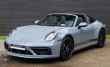 Porsche 911 Targa 4 (992) 2