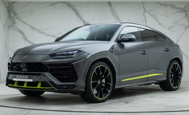 Lamborghini Urus GRAPHITE CAPSULE 1