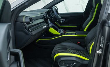 Lamborghini Urus GRAPHITE CAPSULE 20