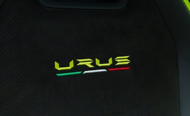 Lamborghini Urus GRAPHITE CAPSULE 16