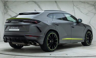 Lamborghini Urus GRAPHITE CAPSULE 6