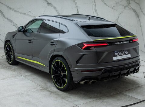 Lamborghini Urus GRAPHITE CAPSULE 12