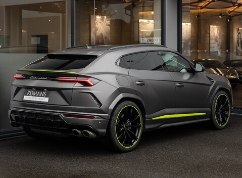 Lamborghini Urus GRAPHITE CAPSULE 4