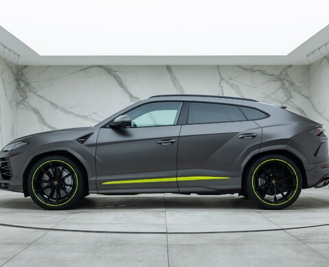 Lamborghini Urus GRAPHITE CAPSULE 