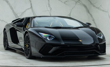 Lamborghini Aventador LP 740-4 S ROADSTER 13