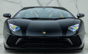 Lamborghini Aventador LP 740-4 S ROADSTER 11