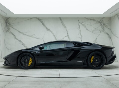 Lamborghini Aventador LP 740-4 S ROADSTER 8