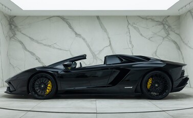 Lamborghini Aventador LP 740-4 S ROADSTER 7