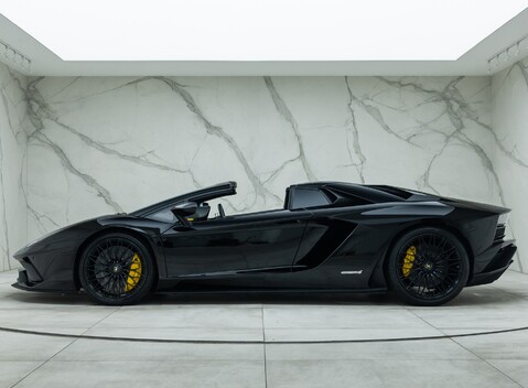 Lamborghini Aventador LP 740-4 S ROADSTER 7